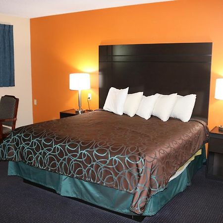 Americas Best Value Inn Giddings Buitenkant foto