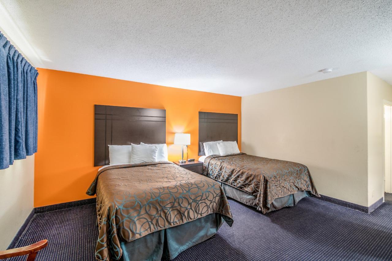 Americas Best Value Inn Giddings Buitenkant foto