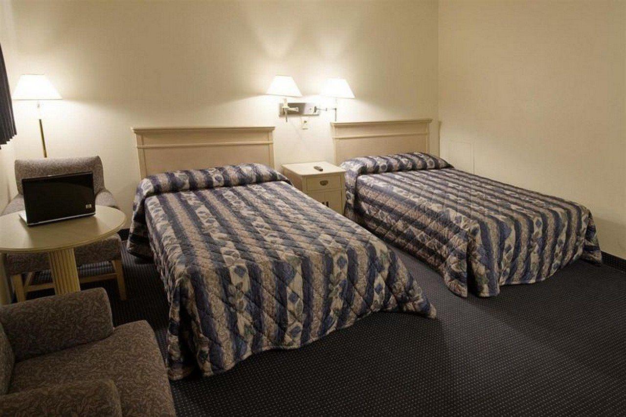 Americas Best Value Inn Giddings Buitenkant foto