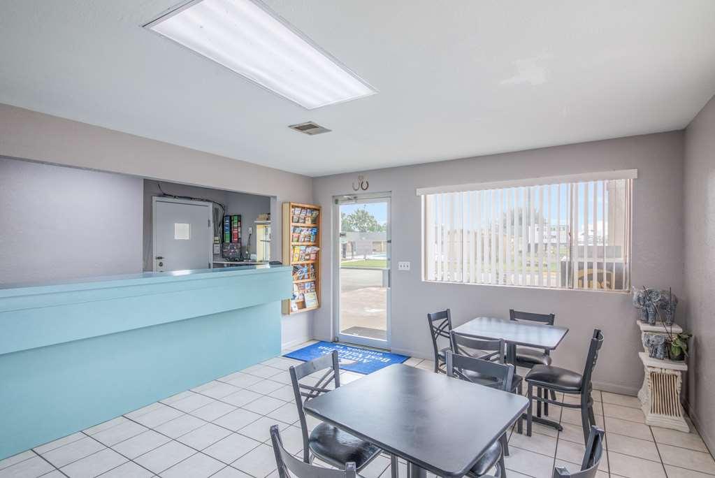 Americas Best Value Inn Giddings Buitenkant foto