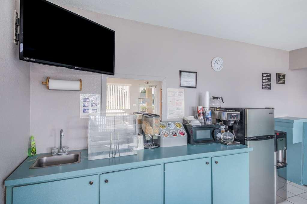 Americas Best Value Inn Giddings Buitenkant foto