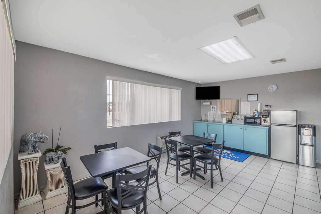 Americas Best Value Inn Giddings Buitenkant foto