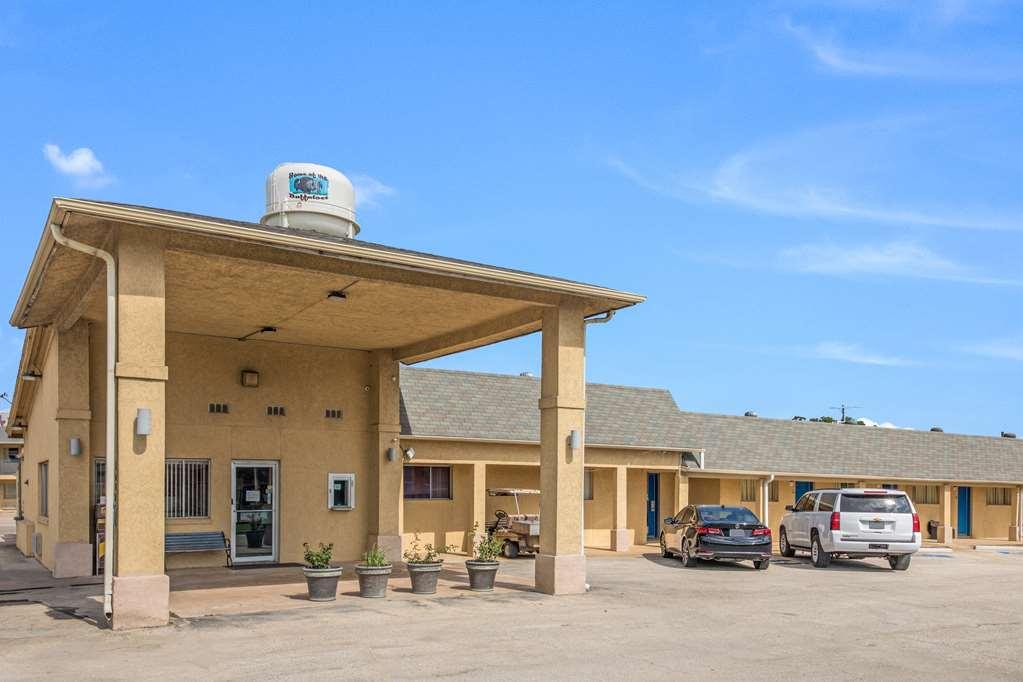 Americas Best Value Inn Giddings Buitenkant foto