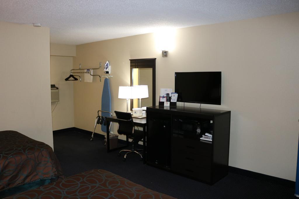 Americas Best Value Inn Giddings Buitenkant foto