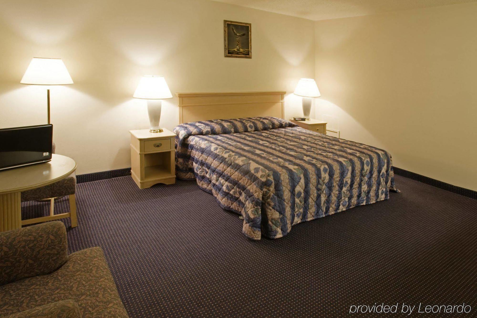 Americas Best Value Inn Giddings Buitenkant foto