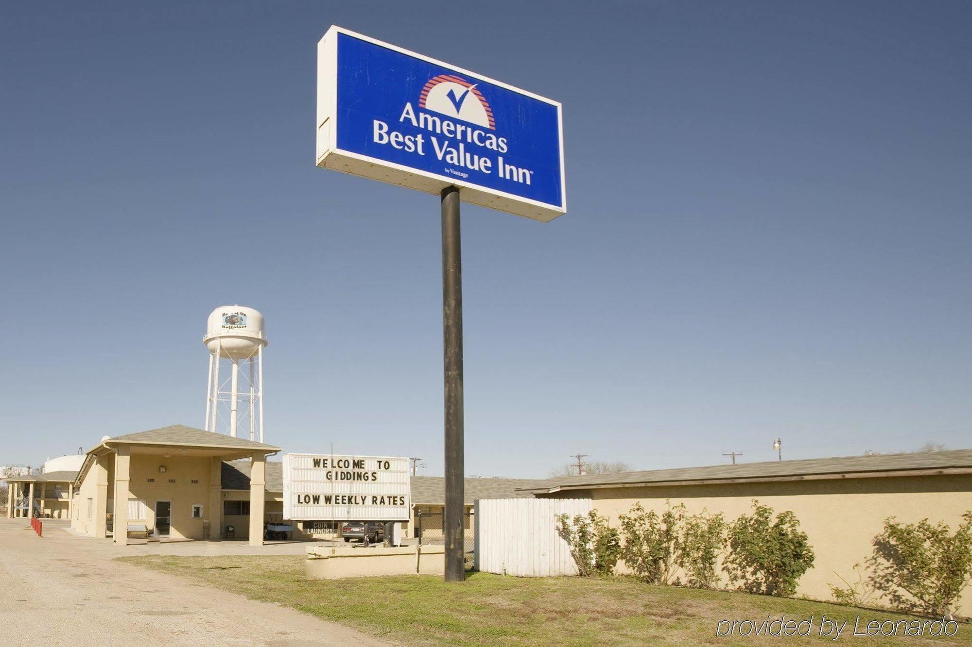Americas Best Value Inn Giddings Buitenkant foto