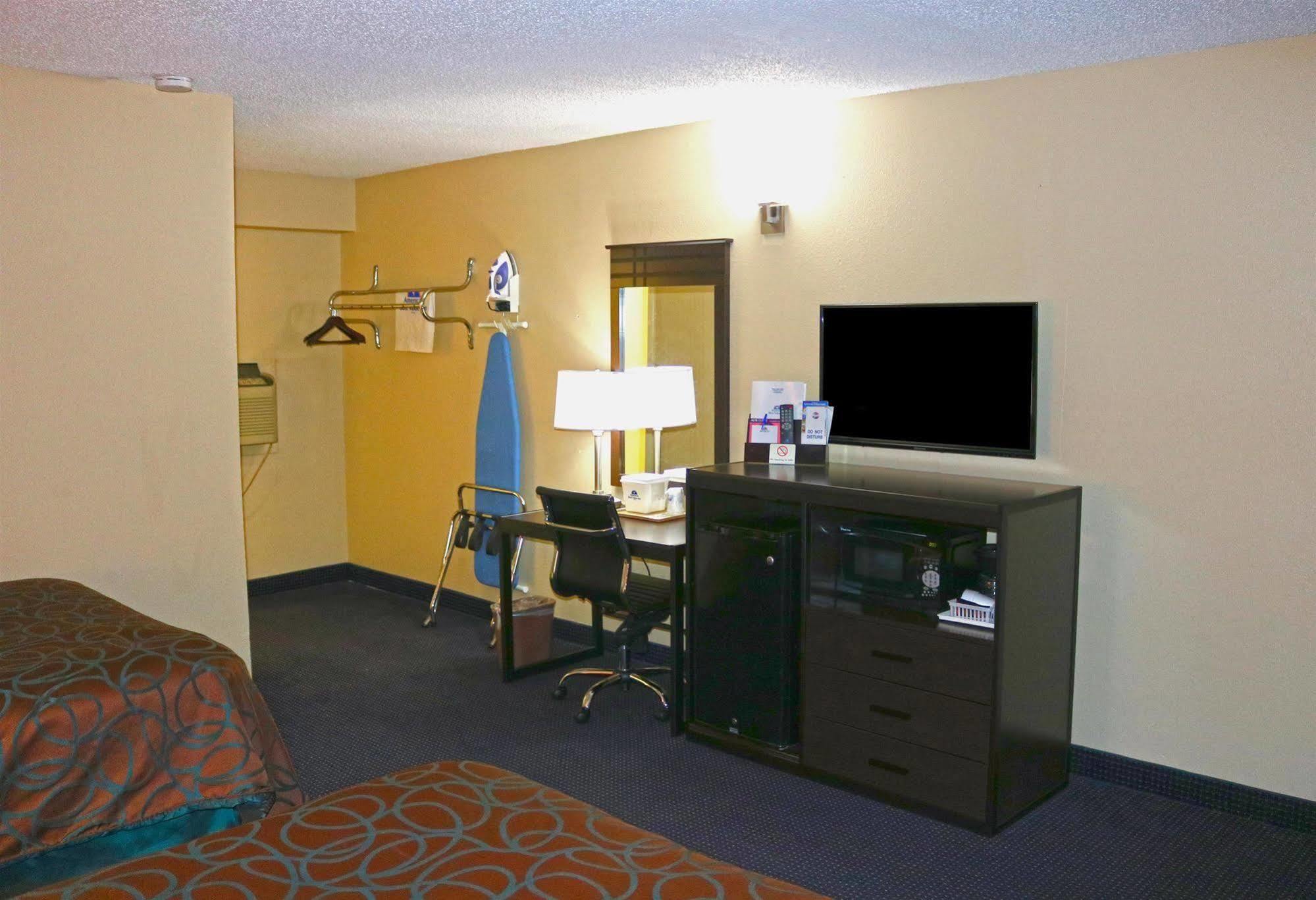 Americas Best Value Inn Giddings Buitenkant foto